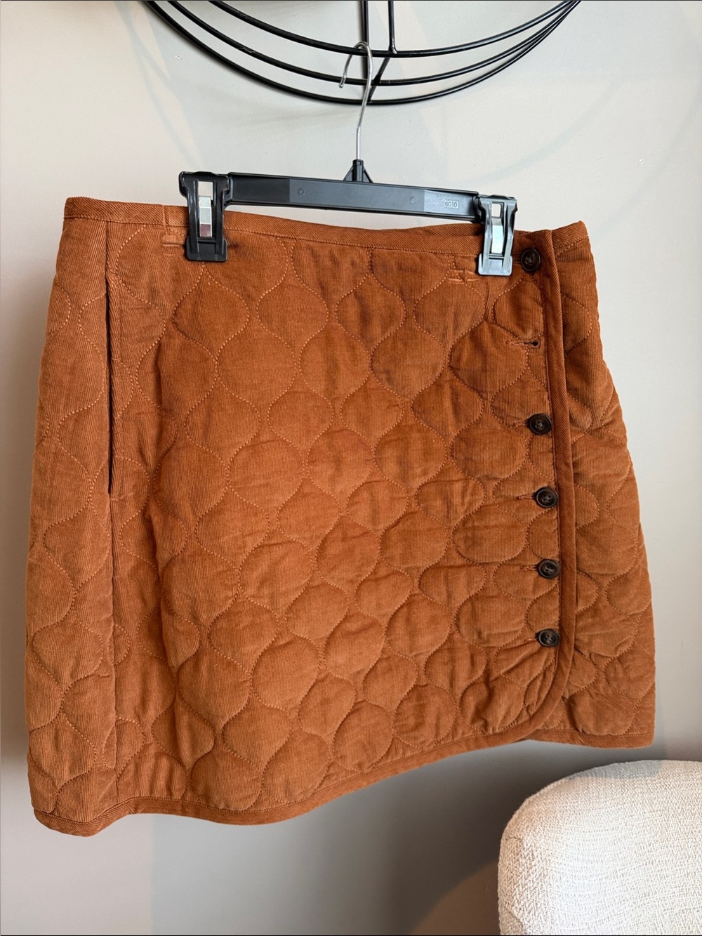 Madewell Quilted Button-Front Mini Skirt in Rust Brown